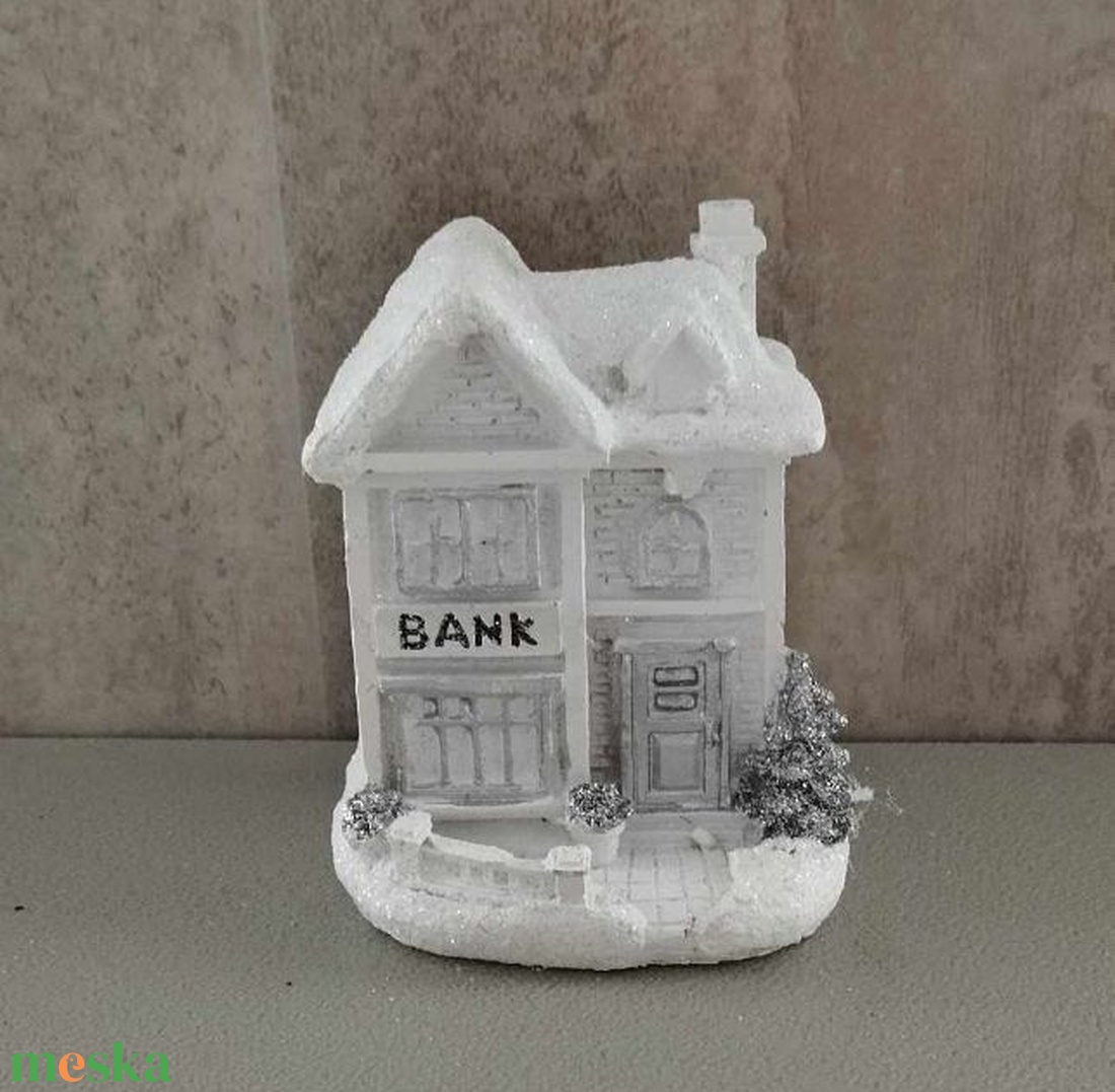 Bank, téli falu kiegészítő, ledes, karácsonyi dekor alapanyag - kellékek & szerszámok - dekorációs kellékek - figurák - Meska.hu