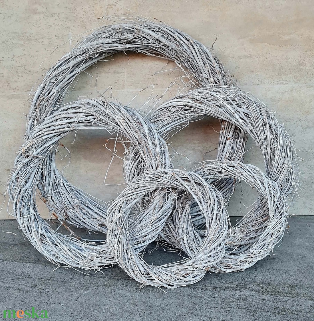 Vessző koszorúalap fehér, őszi, karácsonyi dekorációs alapanyag, 25cm - kellékek & szerszámok - dekorációs kellékek - koszorú, koszorúalap - Meska.hu