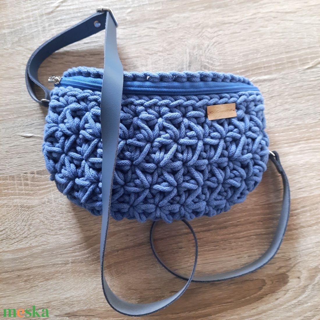 Horgolt övtáska- piros/szürke  - táska & tok - övtáska - Meska.hu