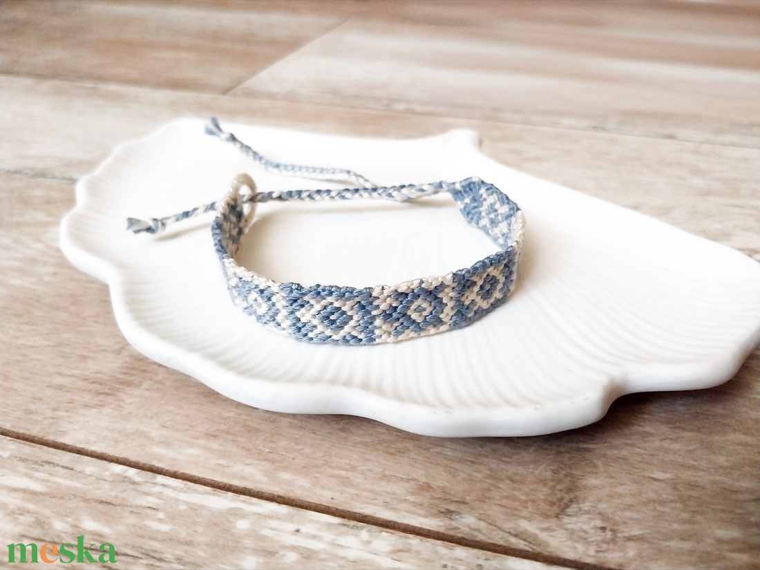 Teknőcös karkötő - ékszer - karkötő - fonott karkötő - Meska.hu