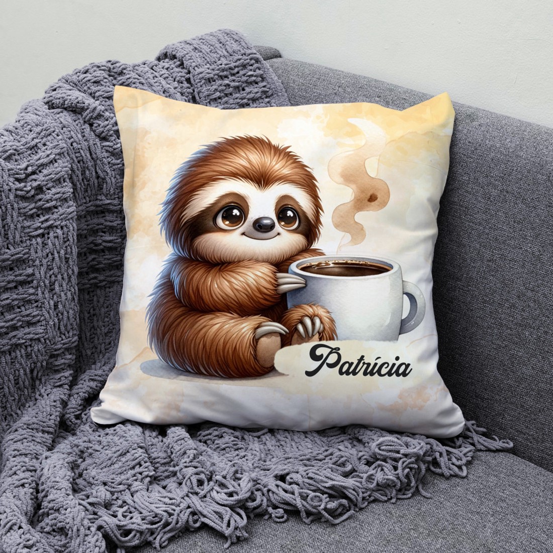 Névvel kérhető - Kávés lajhár és a forró kávé mintás párna - otthon & életmód - lakástextil - párna & párnahuzat - díszpárna (belsővel együtt) - Meska.hu