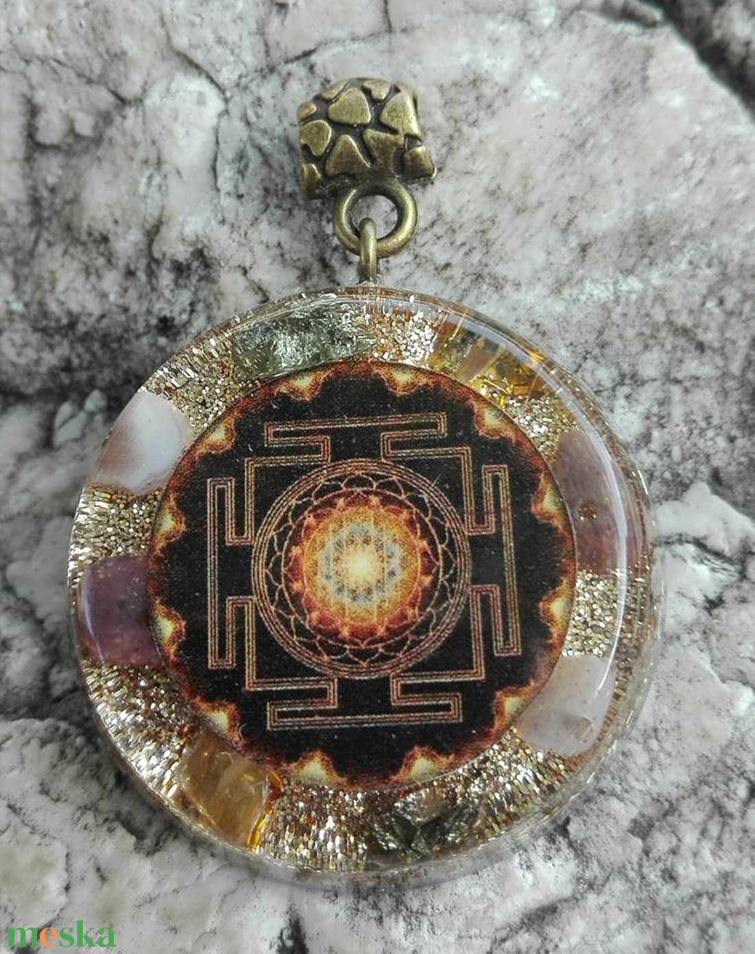 Orgonit Sri-yantra medál  - ékszer - nyaklánc - medál - Meska.hu