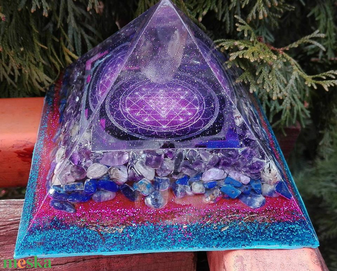 ORGONIT PIRAMIS - Sri Yantra, lila - otthon & életmód - dekoráció - spiritualitás - orgonit piramis - Meska.hu