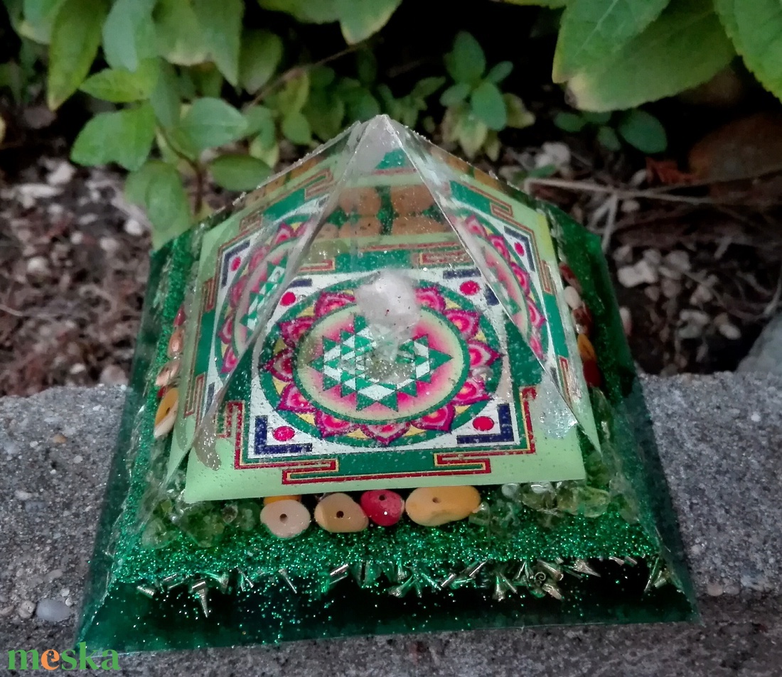 ORGONIT PIRAMIS - Sri Yantra-Zöld - otthon & életmód - dekoráció - spiritualitás - orgonit piramis - Meska.hu