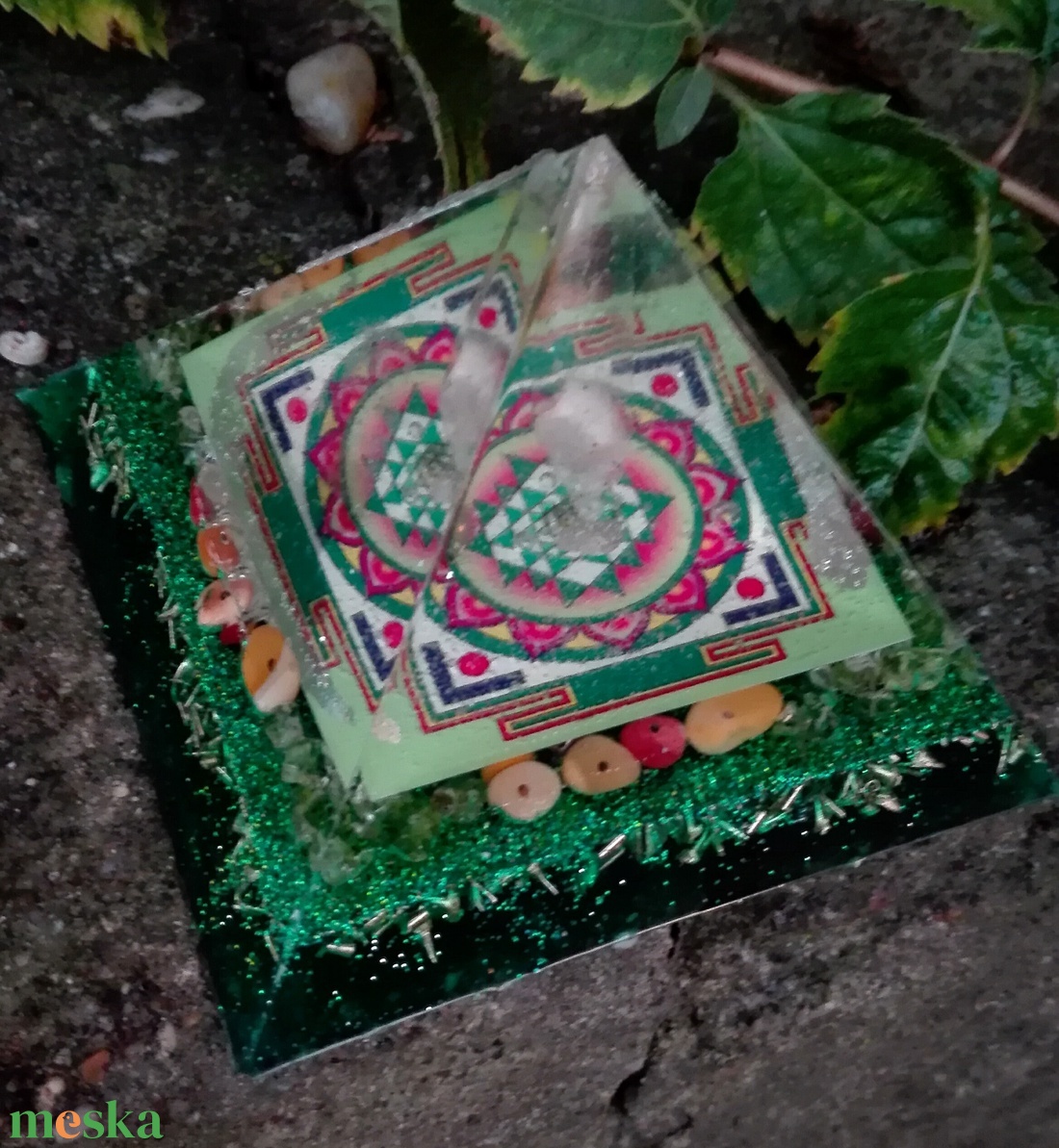 ORGONIT PIRAMIS - Sri Yantra-Zöld - otthon & életmód - dekoráció - spiritualitás - orgonit piramis - Meska.hu