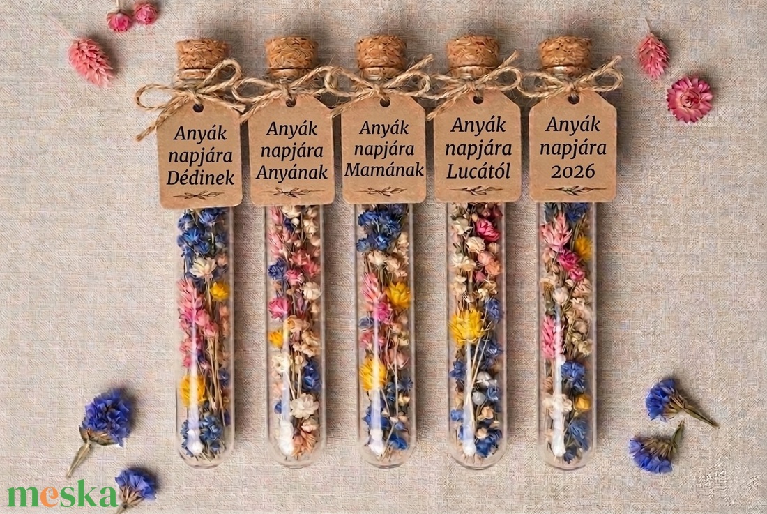 Pedagógusnapi ajándék - virág kémcsőben  - kellékek & szerszámok - dekorációs kellékek - virágfej - Meska.hu