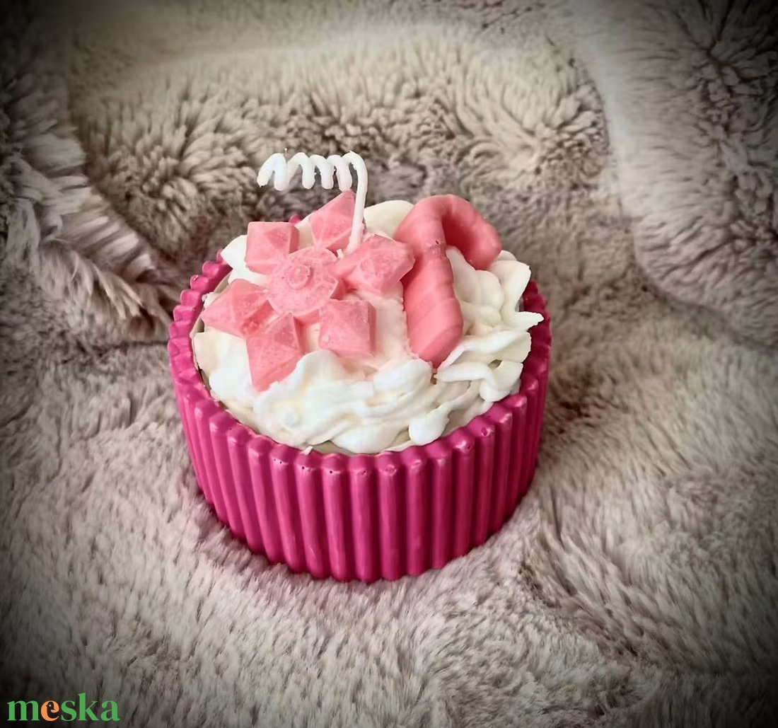 Karácsonyi gyertyadísz pink cupcake - karácsony - adventi díszek - adventi gyertyadíszek és koszorúdíszek - Meska.hu