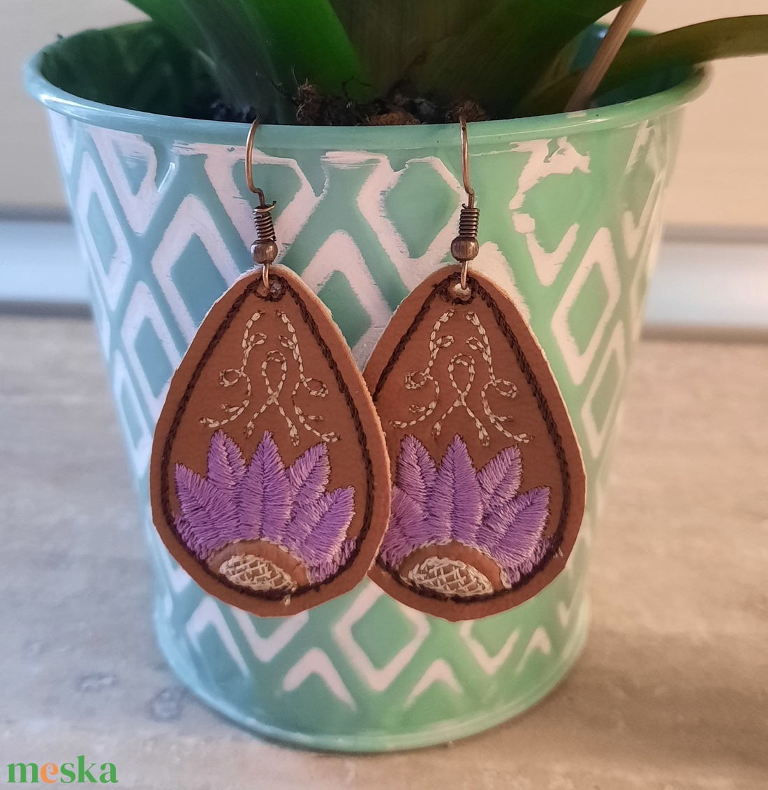 Nyári hímzett füli - ékszer - fülbevaló - lógó fülbevaló - Meska.hu