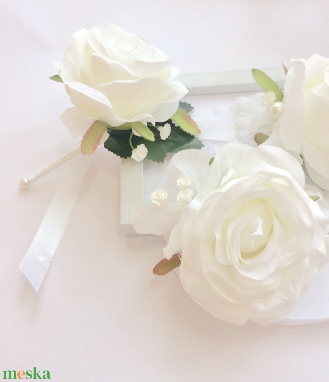 Hófehér rózsa elegáns esküvői csuklódísz menyasszonynak koszorúslánynak - esküvő - ékszer - karkötő & csuklódísz - Meska.hu