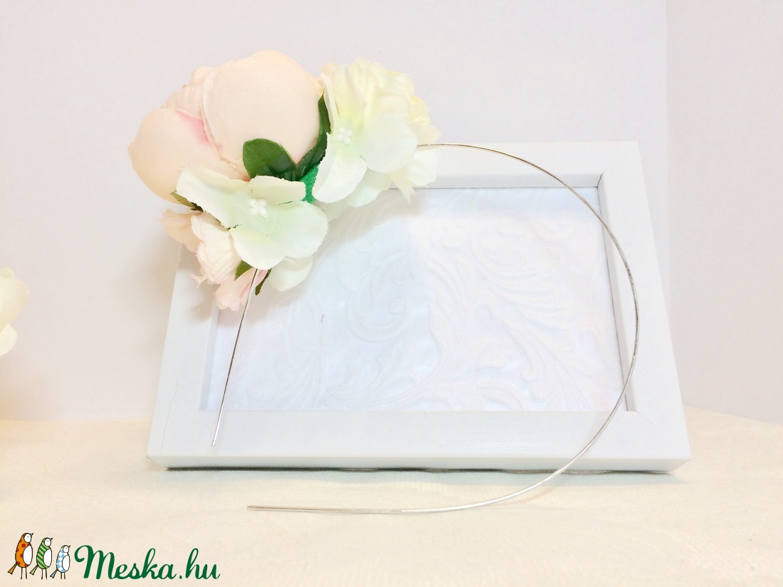 Barack színű boglárkás menyasszonyi, koszorúslány hajdísz, hajráf, tiara -  - Meska.hu