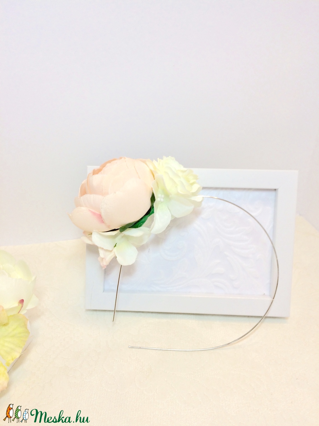 Barack színű boglárkás menyasszonyi, koszorúslány hajdísz, hajráf, tiara -  - Meska.hu