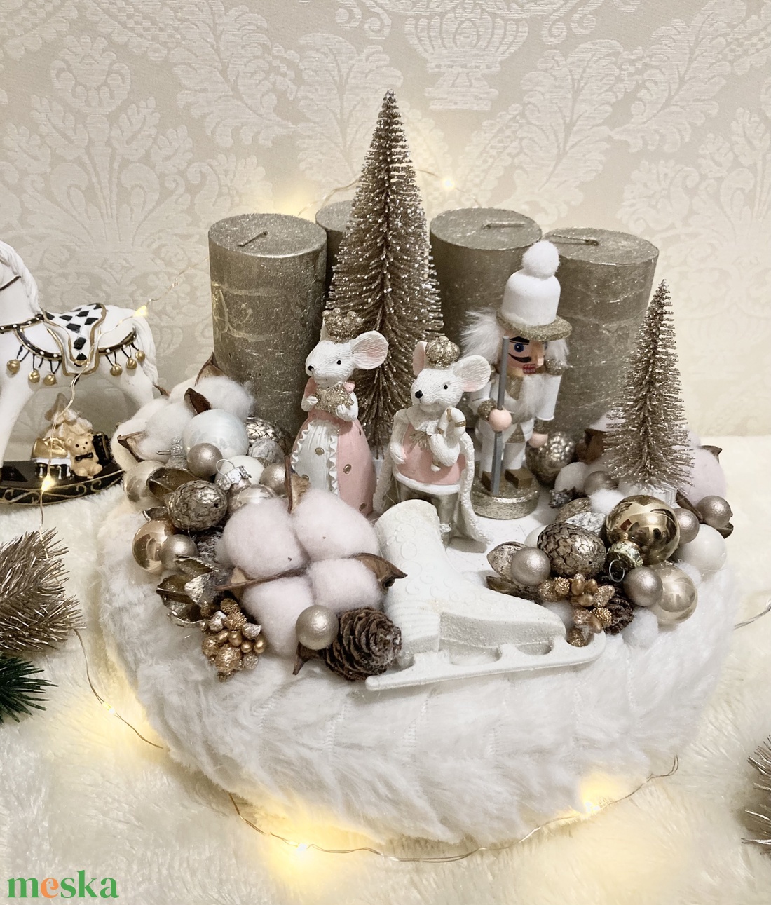 Arany fehér diótörő szőrmés adventi koszorú - karácsony - adventi díszek - adventi koszorú - Meska.hu Arany fehér diótörő szőrmés adventi koszorú - karácsony - adventi díszek - adventi koszorú - Meska.hu