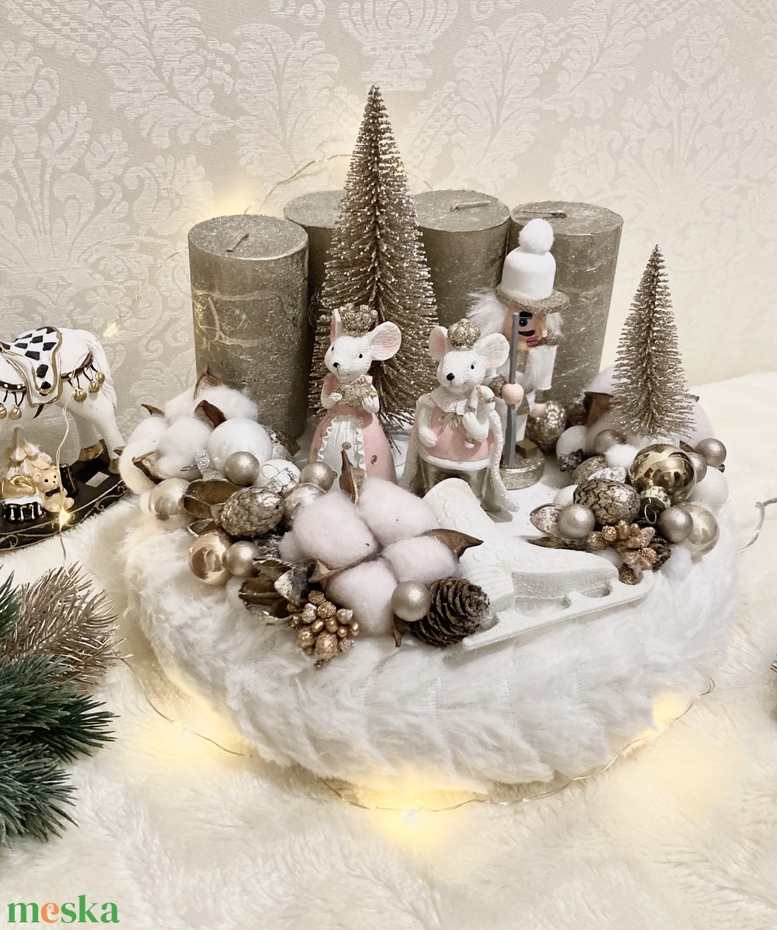 Arany fehér diótörő szőrmés adventi koszorú - karácsony - adventi díszek - adventi koszorú - Meska.hu Arany fehér diótörő szőrmés adventi koszorú - karácsony - adventi díszek - adventi koszorú - Meska.hu