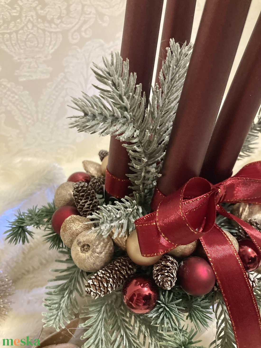 Bordó zöld arany adventi koszorú bordó gyertyákkal kerámia kaspóban - karácsony - adventi díszek - adventi koszorú - Meska.hu