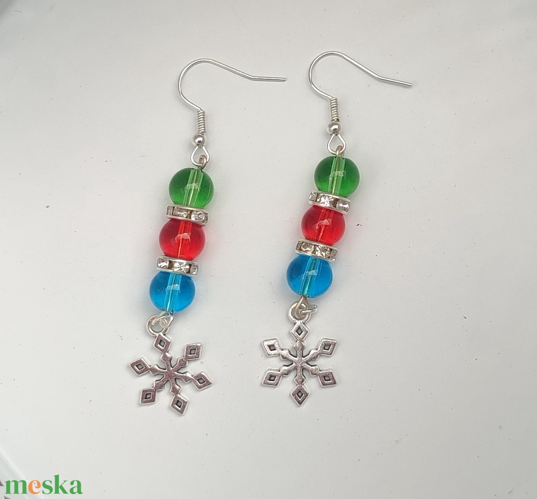 Színes hópihe fülbevaló - ékszer - fülbevaló - lógó fülbevaló - Meska.hu Színes hópihe fülbevaló - ékszer - fülbevaló - lógó fülbevaló - Meska.hu