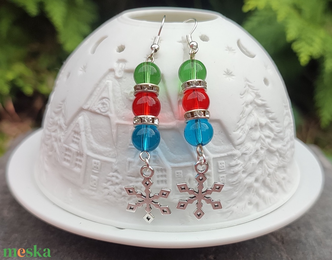 Színes hópihe fülbevaló - ékszer - fülbevaló - lógó fülbevaló - Meska.hu Színes hópihe fülbevaló - ékszer - fülbevaló - lógó fülbevaló - Meska.hu