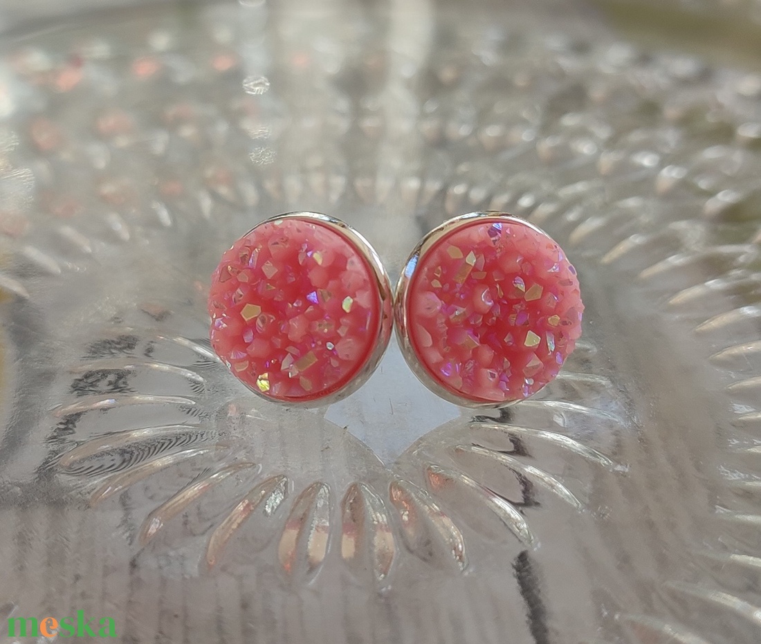 Rózsaszín druzy fülbevaló - ékszer - fülbevaló - pötty fülbevaló - Meska.hu Rózsaszín druzy fülbevaló - ékszer - fülbevaló - pötty fülbevaló - Meska.hu