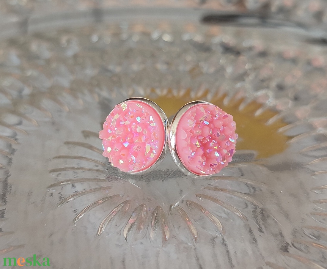 Rózsaszín druzy fülbevaló - ékszer - fülbevaló - pötty fülbevaló - Meska.hu Rózsaszín druzy fülbevaló - ékszer - fülbevaló - pötty fülbevaló - Meska.hu
