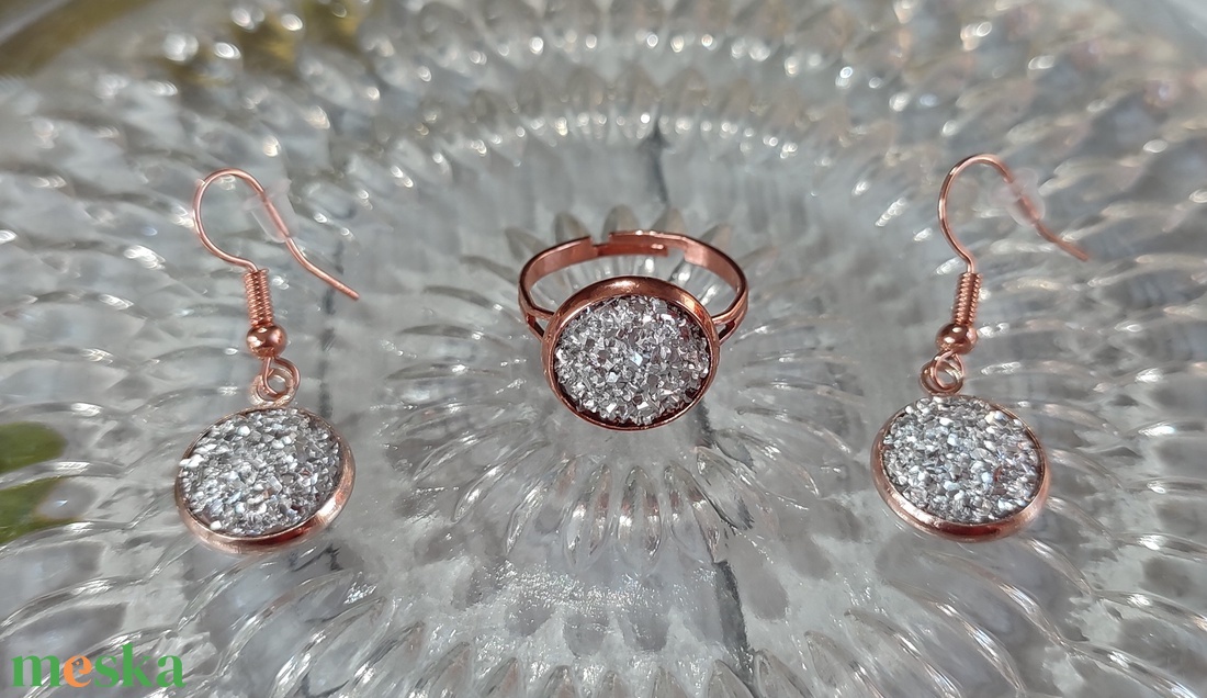 Ezüst rosegold gyűrű és fülbevaló - ékszer - ékszerszett - Meska.hu