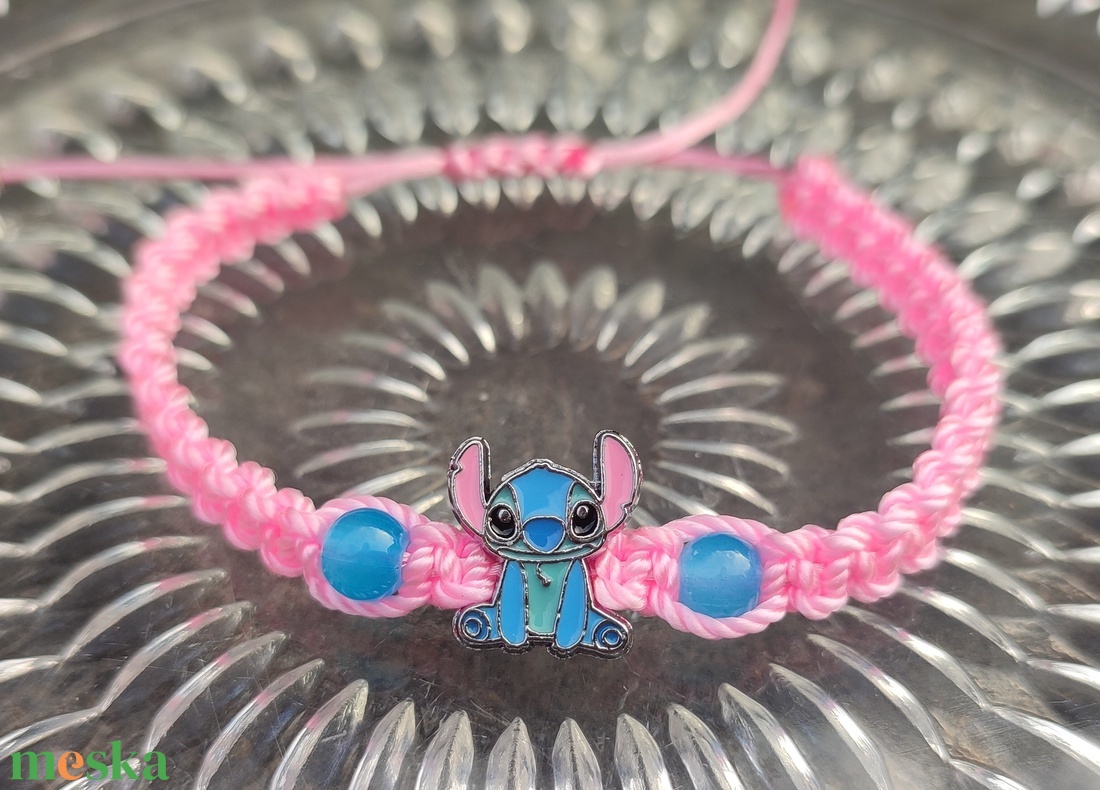Rózsaszín Stitch makramé karkötő - ékszer - karkötő - fonott karkötő - Meska.hu Rózsaszín Stitch makramé karkötő - ékszer - karkötő - fonott karkötő - Meska.hu