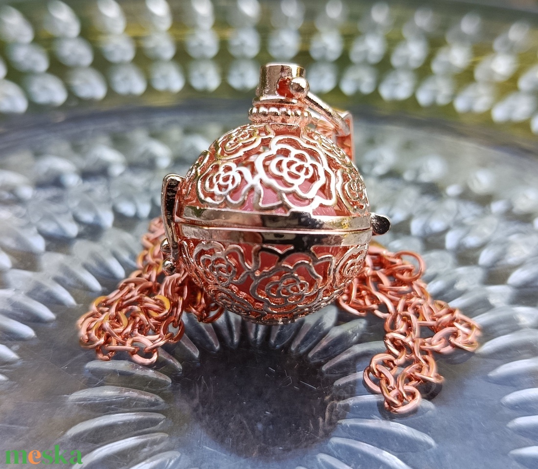 Virágos rosegold angyalhívó nyaklánc - ékszer - nyaklánc - hosszú nyaklánc - Meska.hu