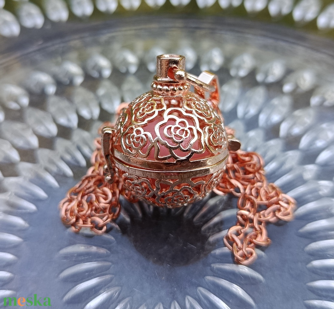 Virágos rosegold angyalhívó nyaklánc - ékszer - nyaklánc - hosszú nyaklánc - Meska.hu