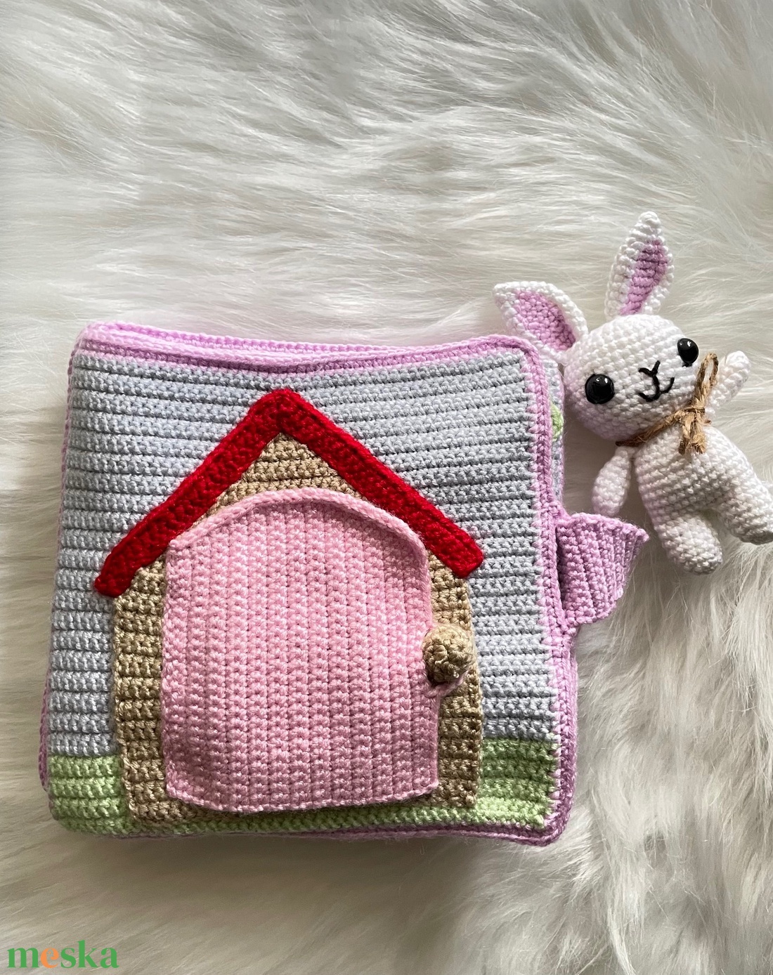 Horgolt húsvéti interaktív könyv nyuszival � fejlesztő játék � azonnal postázható � egyedi darab - baba - mama - baba játékok - textilkönyv & babakönyv - Meska.hu