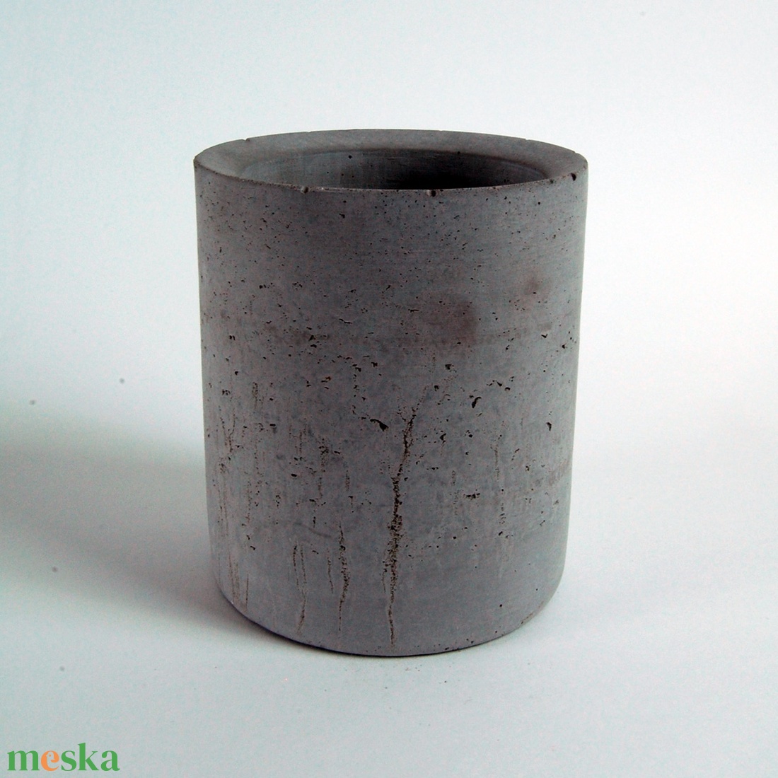 Beton kaspó - nagy henger - otthon & életmód - dekoráció - virágdísz és tartó - cserép & kaspó - Meska.hu Beton kaspó - nagy henger - otthon & életmód - dekoráció - virágdísz és tartó - cserép & kaspó - Meska.hu