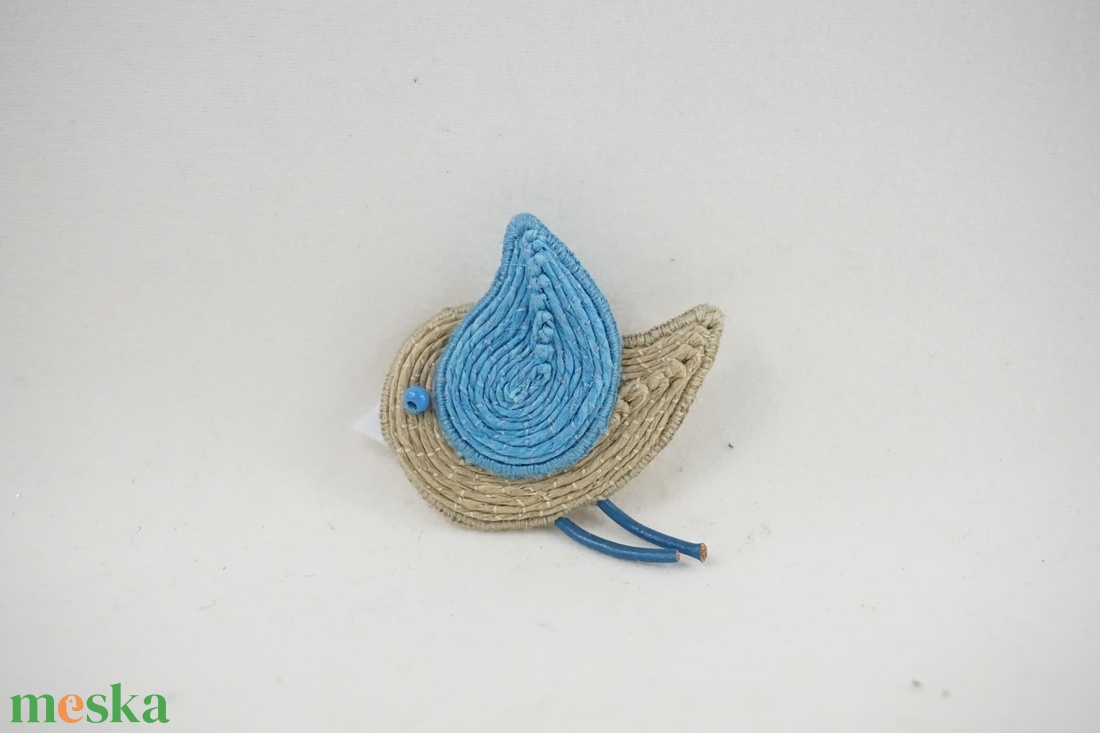Madár kitűző kenderből - ékszer - kitűző és bross - kitűző - Meska.hu Madár kitűző kenderből - ékszer - kitűző és bross - kitűző - Meska.hu