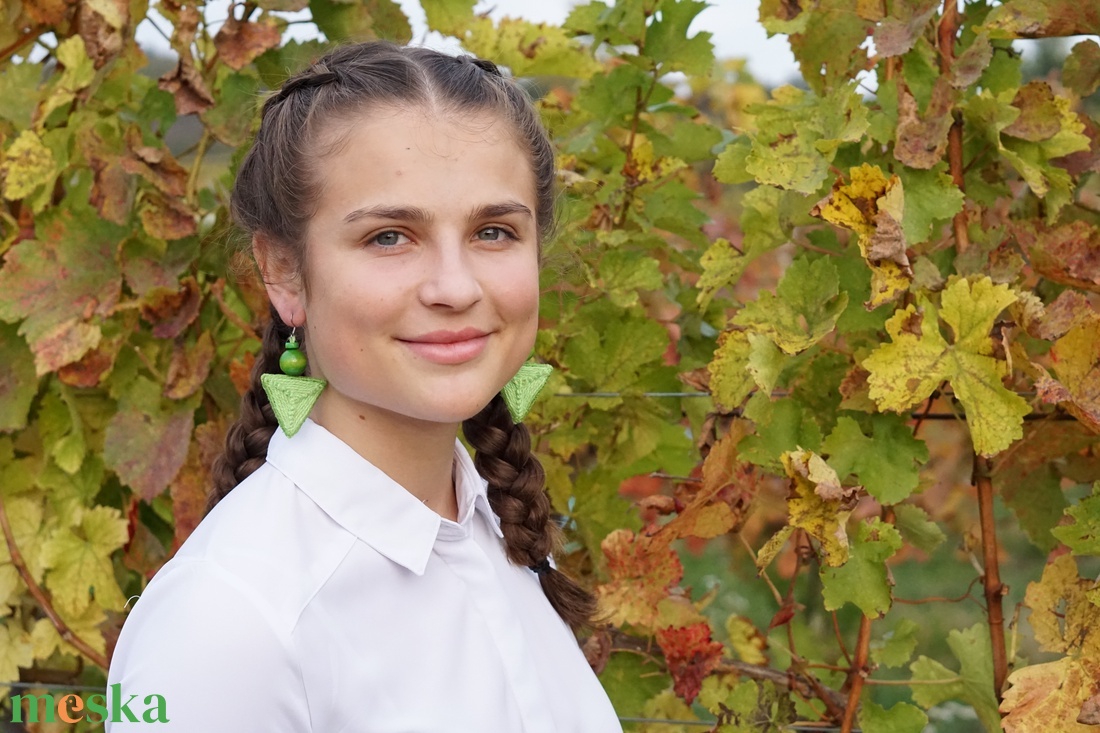 Háromszögű kender fülbevaló - ékszer - fülbevaló - lógó fülbevaló - Meska.hu Háromszögű kender fülbevaló - ékszer - fülbevaló - lógó fülbevaló - Meska.hu