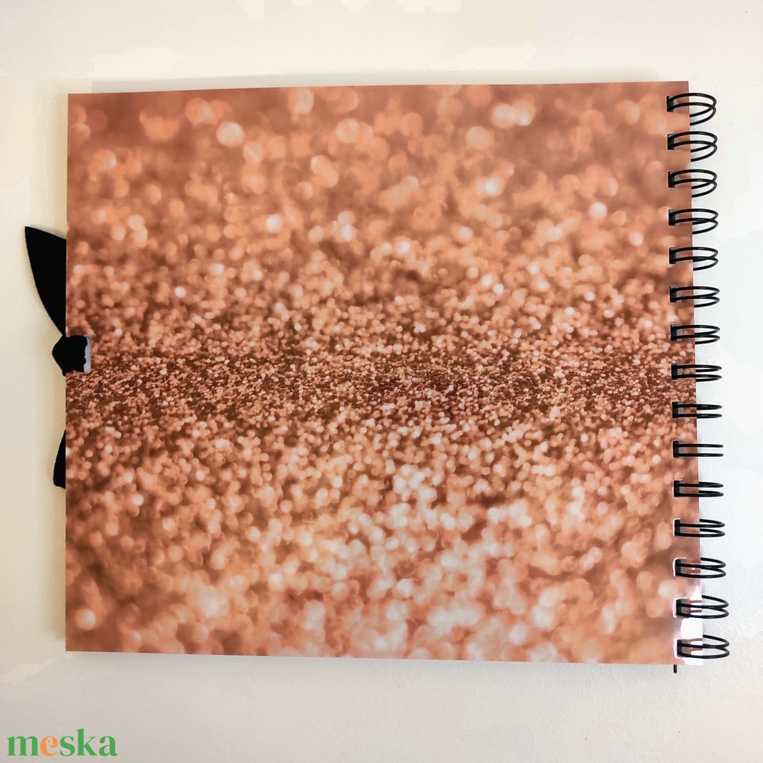 Névre szóló Pénzátadó AJÁNDÉK Emlékkönyv Diplomaosztóra - ajándék album - rose gold glitter - 21x19cm diplomaosztó - otthon & életmód - papír, írószer - ajándékozás kellékei - pénzátadó boríték - Meska.hu Névre szóló Pénzátadó AJÁNDÉK Emlékkönyv Diplomaosztóra - ajándék album - rose gold glitter - 21x19cm diplomaosztó - otthon & életmód - papír, írószer - ajándékozás kellékei - pénzátadó boríték - Meska.hu
