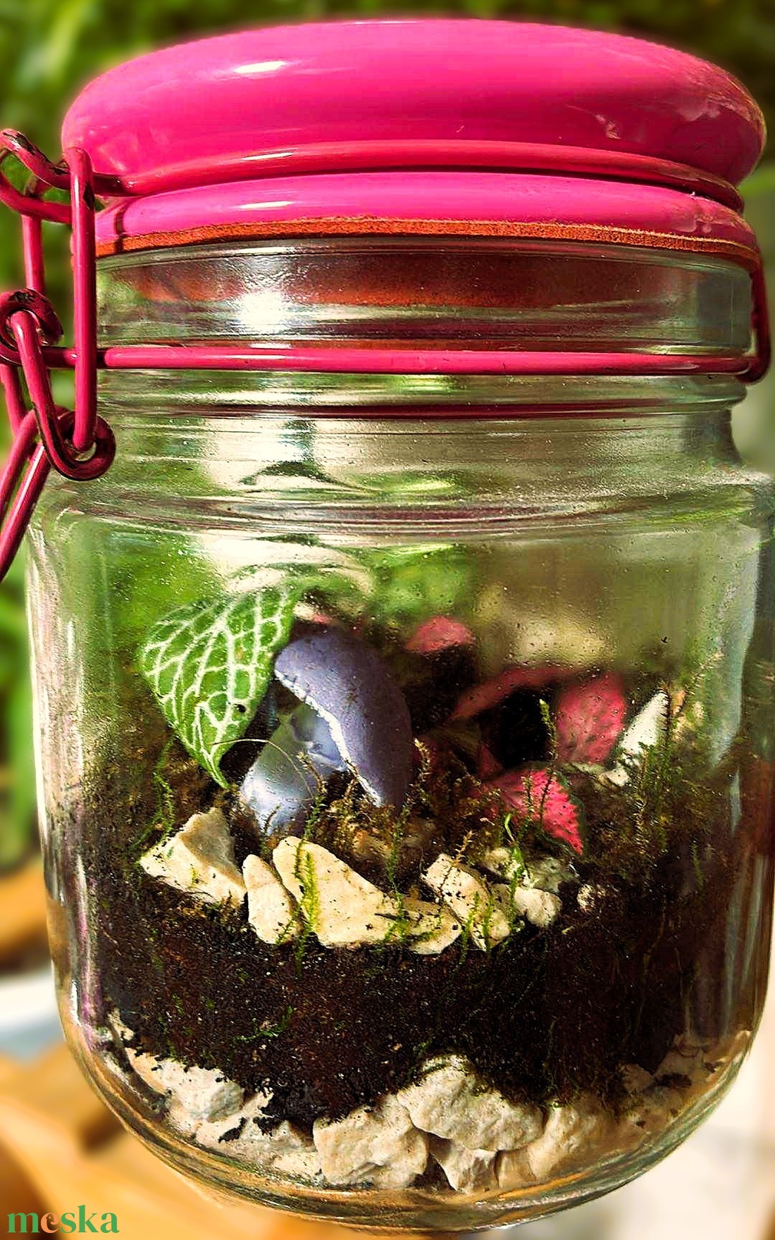 Csatos üvegben - 0,5 L-es önfenntartó florárium - otthon & életmód - dekoráció - asztal és polc dekoráció - florárium, terrárium - Meska.hu