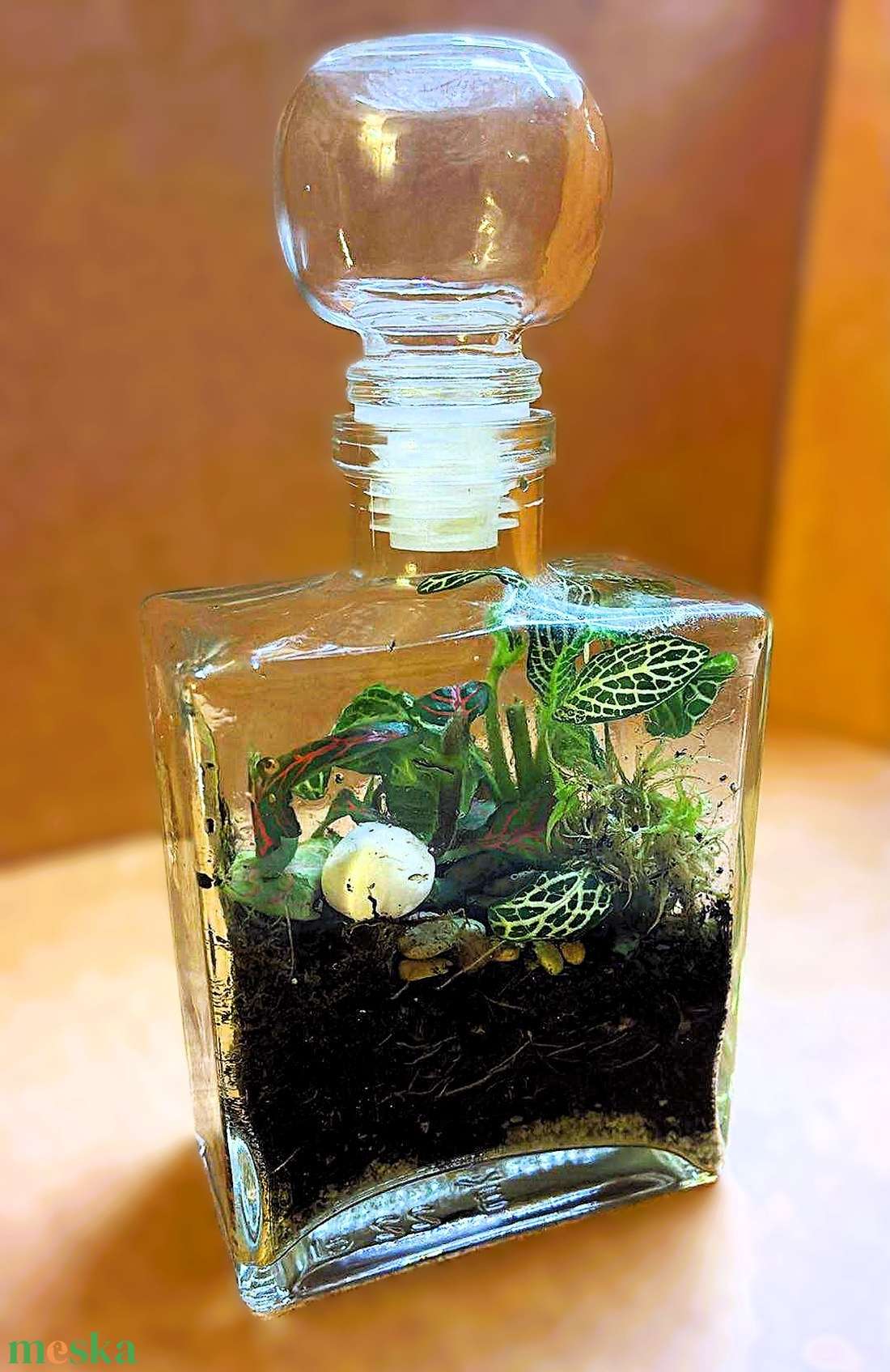 Parfümös üvegben - 2 dl-es önfenntartó florárium - otthon & életmód - dekoráció - asztal és polc dekoráció - florárium, terrárium - Meska.hu
