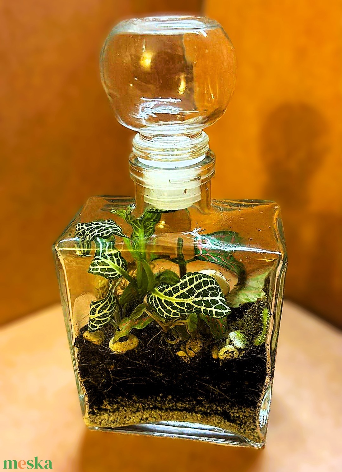 Parfümös üvegben - 2 dl-es önfenntartó florárium - otthon & életmód - dekoráció - asztal és polc dekoráció - florárium, terrárium - Meska.hu