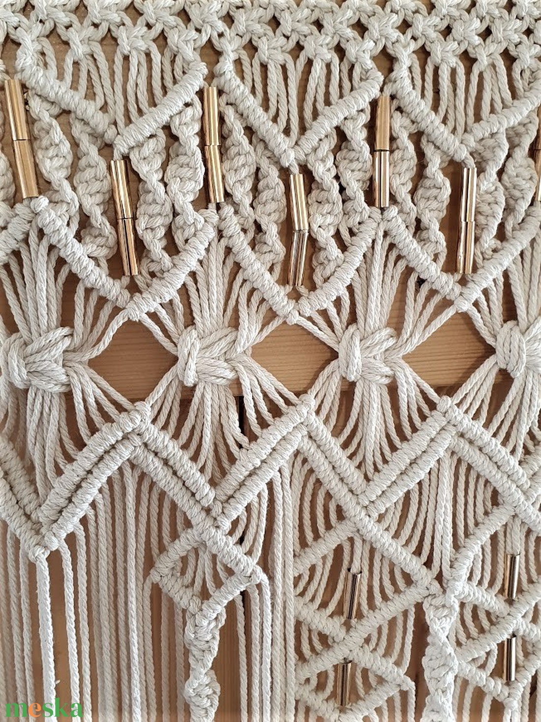 Elegáns makramé falidísz arany részletekkel 107 x 52 cm TAMI 2 - otthon & életmód - dekoráció - fali és függő dekoráció - falra akasztható dekor - Meska.hu Elegáns makramé falidísz arany részletekkel 107 x 52 cm TAMI 2 - otthon & életmód - dekoráció - fali és függő dekoráció - falra akasztható dekor - Meska.hu