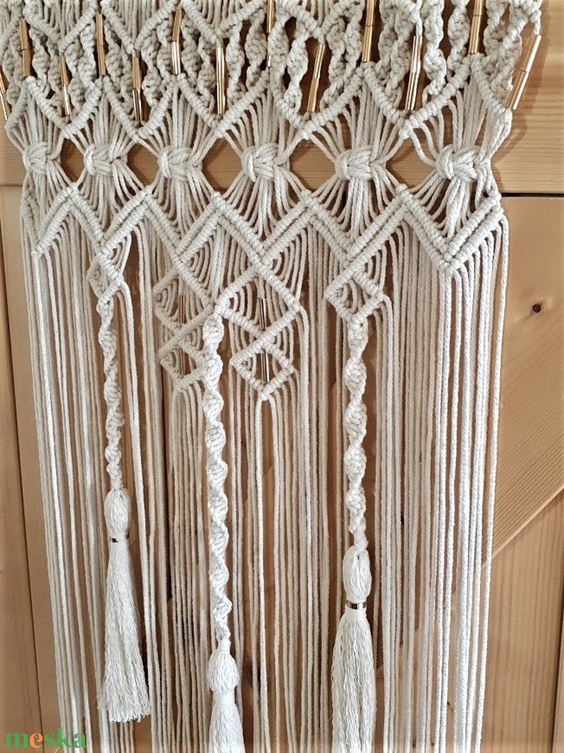 Elegáns makramé falidísz arany részletekkel 107 x 52 cm TAMI 2 - otthon & életmód - dekoráció - fali és függő dekoráció - falra akasztható dekor - Meska.hu Elegáns makramé falidísz arany részletekkel 107 x 52 cm TAMI 2 - otthon & életmód - dekoráció - fali és függő dekoráció - falra akasztható dekor - Meska.hu