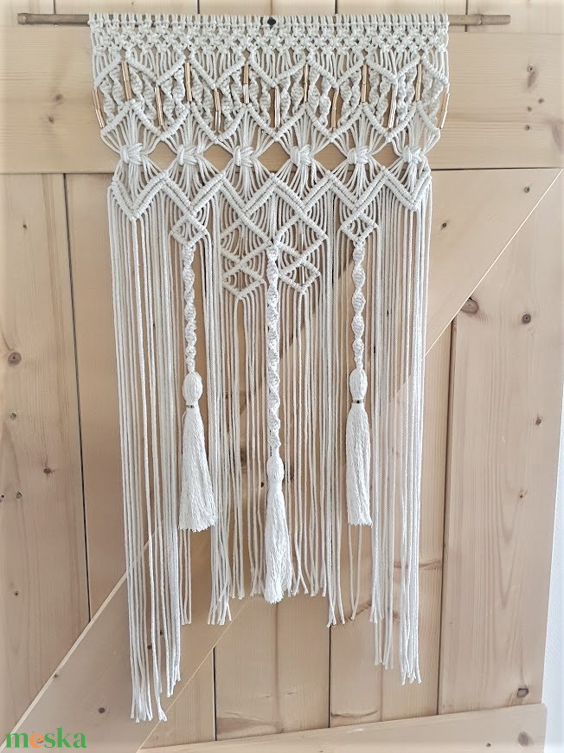 Elegáns makramé falidísz arany részletekkel 107 x 52 cm TAMI 2 - otthon & életmód - dekoráció - fali és függő dekoráció - falra akasztható dekor - Meska.hu Elegáns makramé falidísz arany részletekkel 107 x 52 cm TAMI 2 - otthon & életmód - dekoráció - fali és függő dekoráció - falra akasztható dekor - Meska.hu