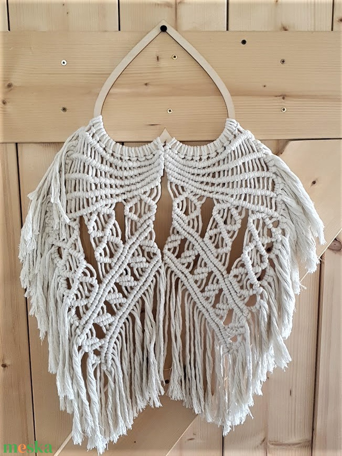 Makramé angyalszárny fa szív alapon 82 x 54 cm ANGI - otthon & életmód - dekoráció - fali és függő dekoráció - falra akasztható dekor - Meska.hu