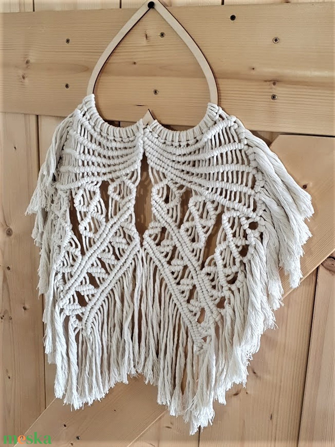 Makramé angyalszárny fa szív alapon 82 x 54 cm ANGI - otthon & életmód - dekoráció - fali és függő dekoráció - falra akasztható dekor - Meska.hu