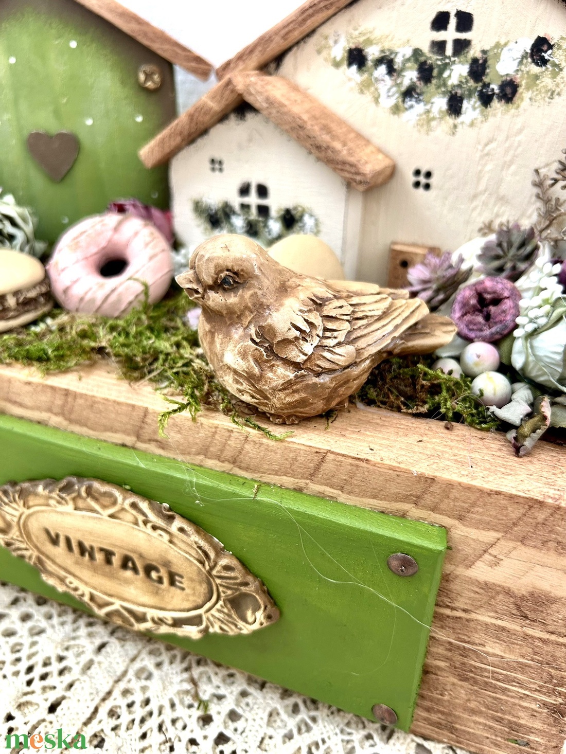 Kézműves vintage dekoráció fa házikókkal 32 x 15 x 35 cm Romantikus virágos életkép - otthon & életmód - dekoráció - asztal és polc dekoráció - asztaldísz - Meska.hu Kézműves vintage dekoráció fa házikókkal 32 x 15 x 35 cm Romantikus virágos életkép - otthon & életmód - dekoráció - asztal és polc dekoráció - asztaldísz - Meska.hu