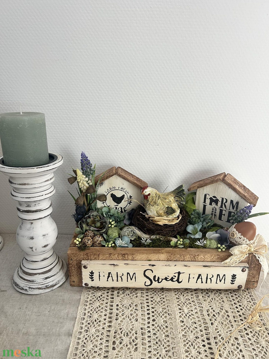 Kézműves vintage dekoráció tyúkocskával 37 x 15 x 25 cm Élet a farmon - otthon & életmód - dekoráció - asztal és polc dekoráció - asztaldísz - Meska.hu Kézműves vintage dekoráció tyúkocskával 37 x 15 x 25 cm Élet a farmon - otthon & életmód - dekoráció - asztal és polc dekoráció - asztaldísz - Meska.hu