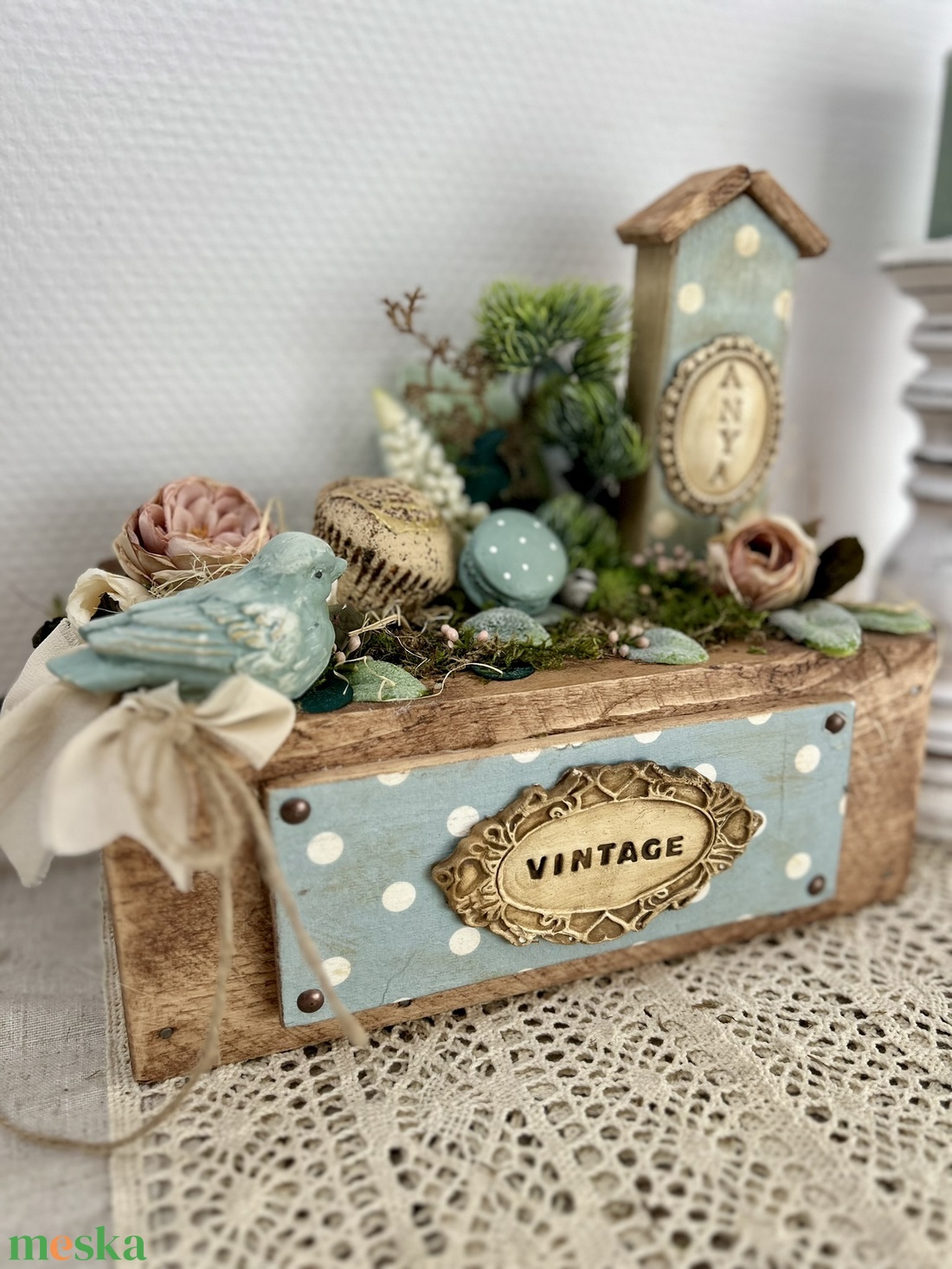 Vintage kék pöttyös ajándék box 29 x 14 x 28 cm Ajándék Anyának - otthon & életmód - dekoráció - asztal és polc dekoráció - asztaldísz - Meska.hu Vintage kék pöttyös ajándék box 29 x 14 x 28 cm Ajándék Anyának - otthon & életmód - dekoráció - asztal és polc dekoráció - asztaldísz - Meska.hu