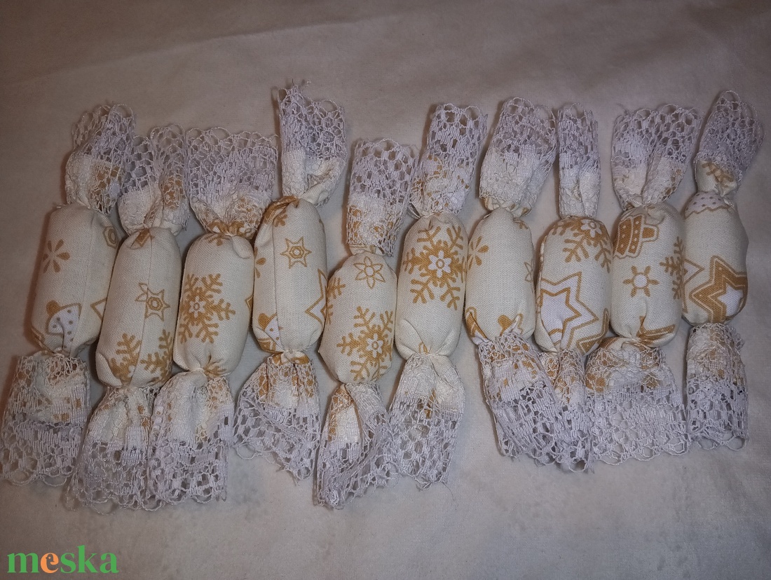 Textil szaloncukor feh�r- karamell - karácsony - karácsonyi lakásdekoráció - karácsonyfadíszek - Meska.hu