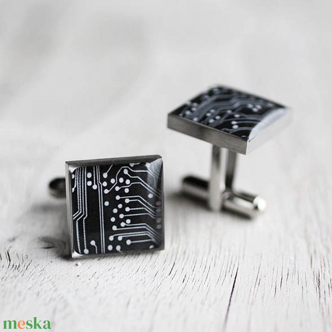 Fekete nyomtatott áramkör mandzsetta gombok (szögletes, orvosi acél