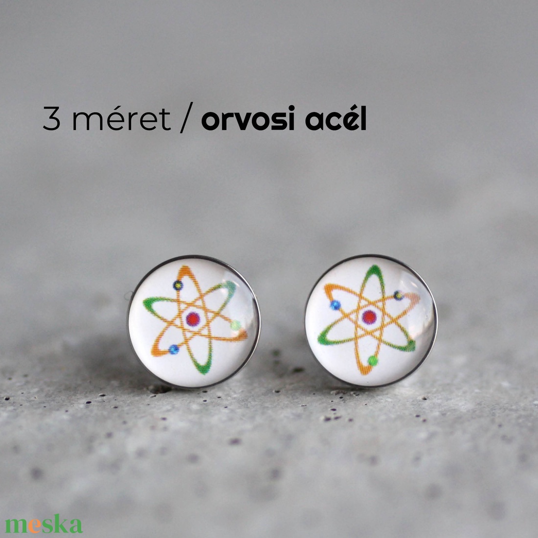 Atom nemesacél beszúrós fülbevaló (fehér változat), 3 MÉRETBEN - ékszer - fülbevaló - pötty fülbevaló - Meska.hu