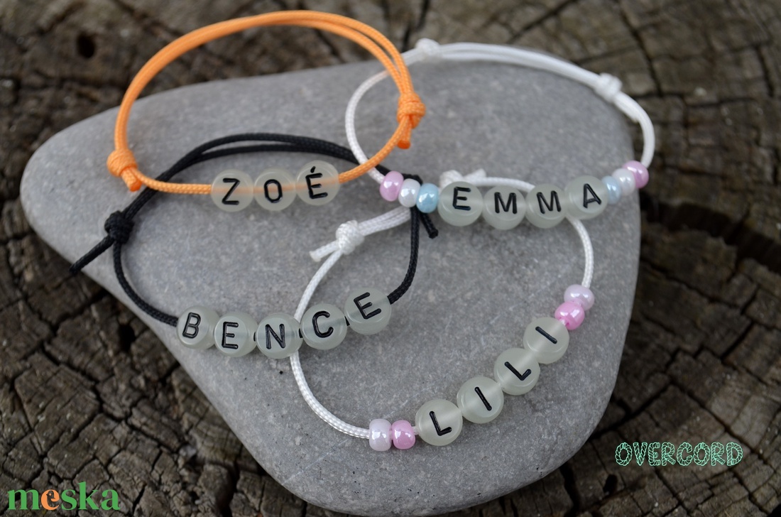 Foszforeszkáló MANÓkarkötő  (neves gyerek karkötők) (1 db) - ékszer - karkötő - gyöngyös karkötő - Meska.hu