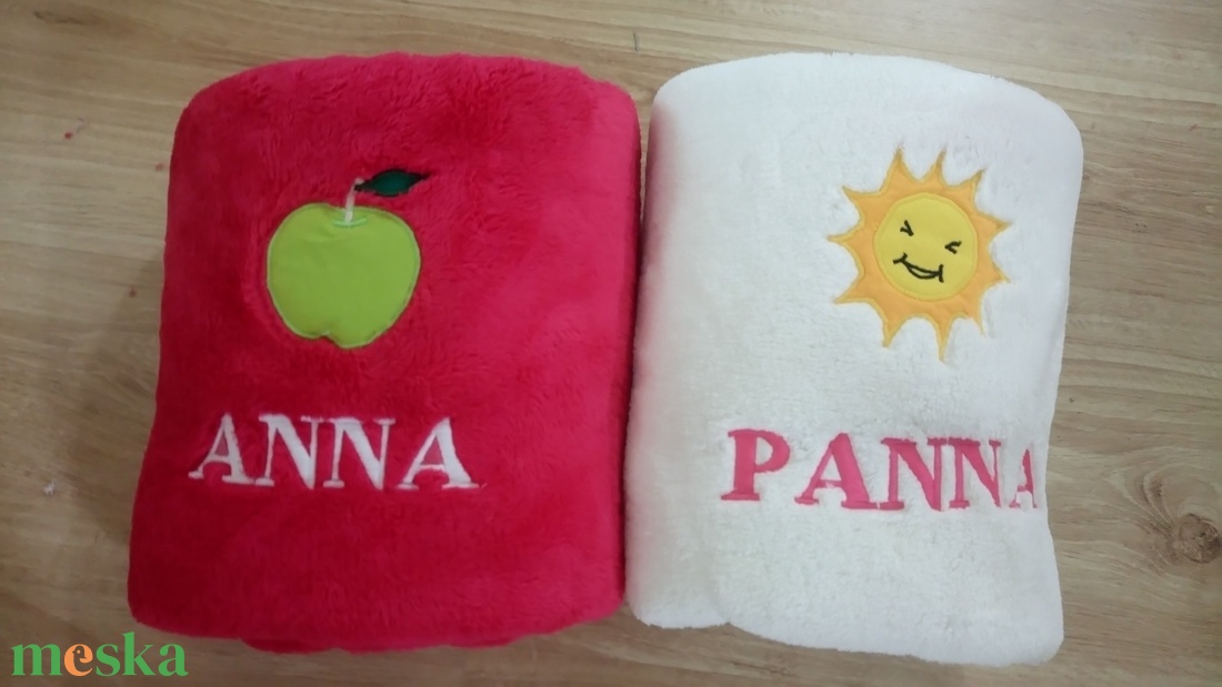 Gyerek Pihe-puha takaró Névve, ovis jellel hímzett - - Meska.hu Gyerek Pihe-puha takaró Névve, ovis jellel hímzett - - Meska.hu