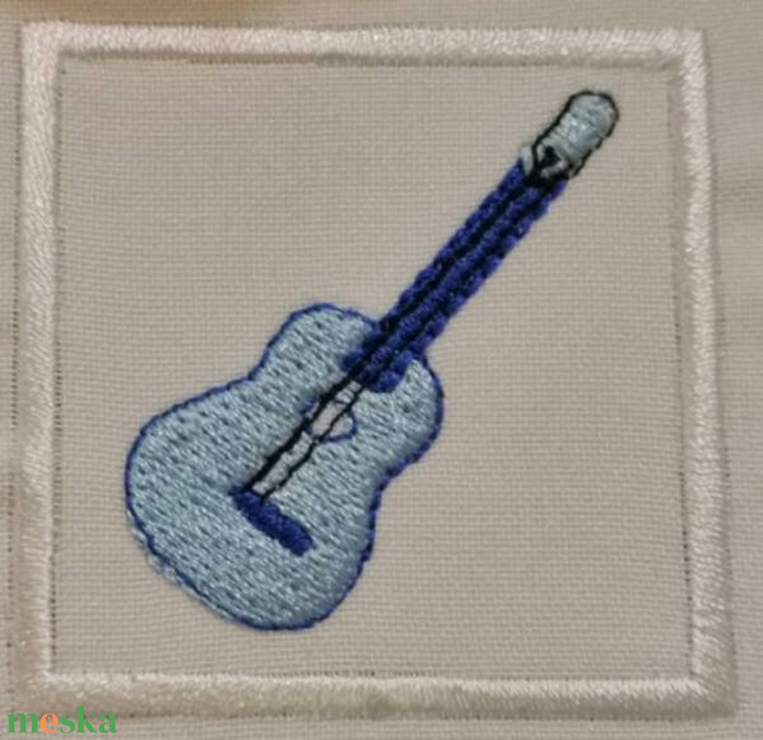 Gitár felvarrható, hímzett ovis jel több méretben - játék & sport - ovis felszerelés - óvodai jelek - Meska.hu