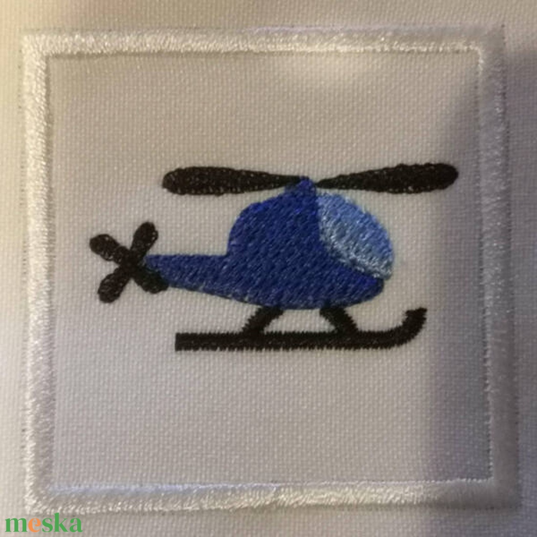Helikopter felvarrható, hímzett ovis jel több méretben - játék & sport - ovis felszerelés - óvodai jelek - Meska.hu