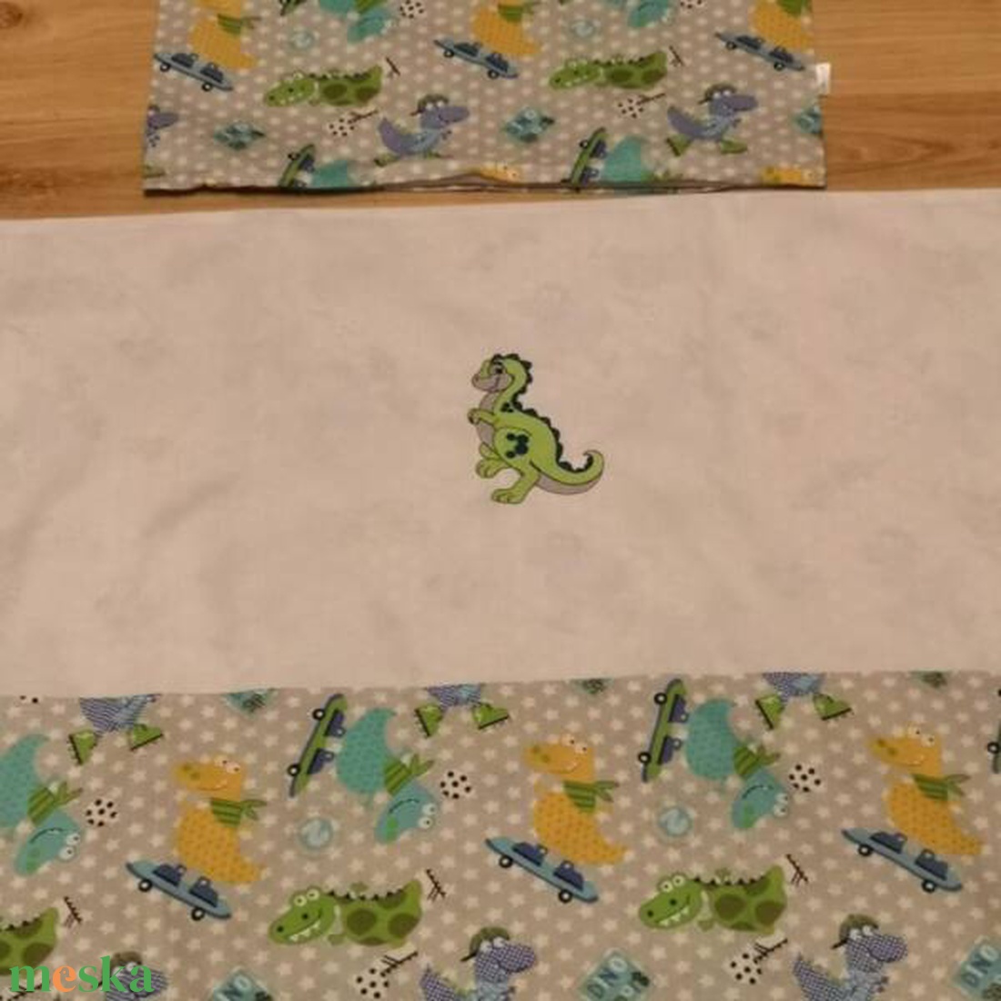 Ovis ágyneműhuzat - hímzett Dínóval - játék & sport - ovis felszerelés - ovis ágynemű - Meska.hu